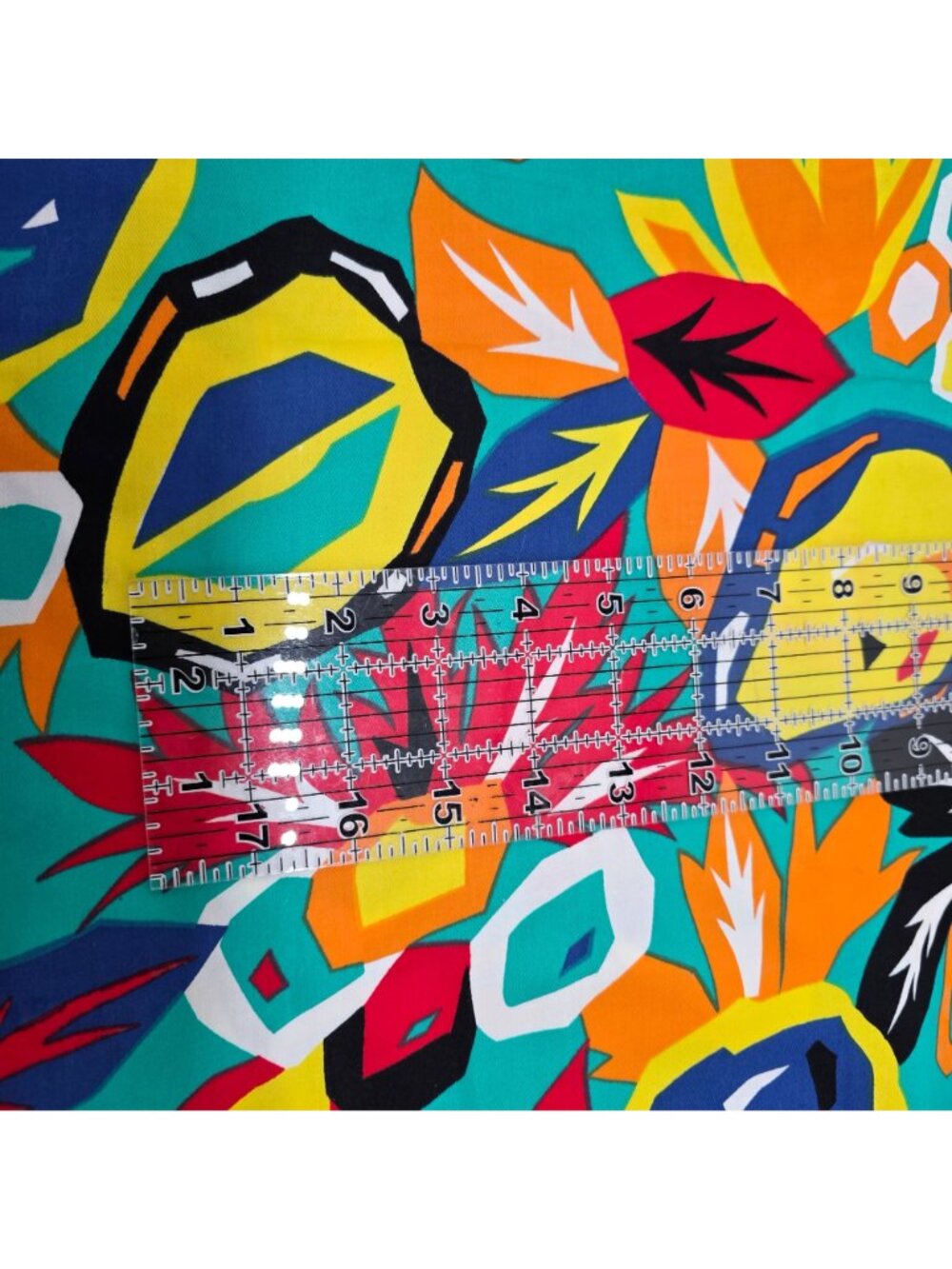 Apparel Fabric Bright & Colorful Abstract Crafting Or DIY Projects 2 Yds 29" - Picture 3 of 4